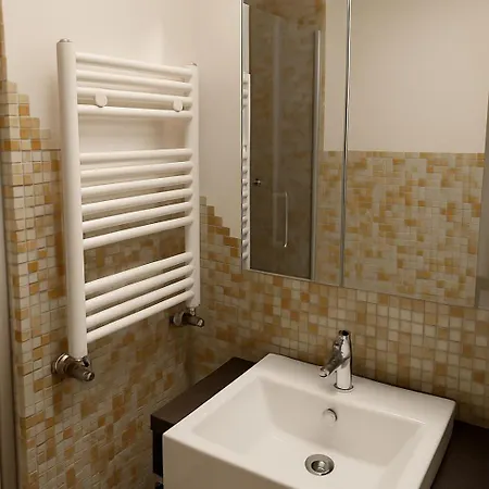 Colli Albani Metro Loft, Comfy & Well Connected 아파트